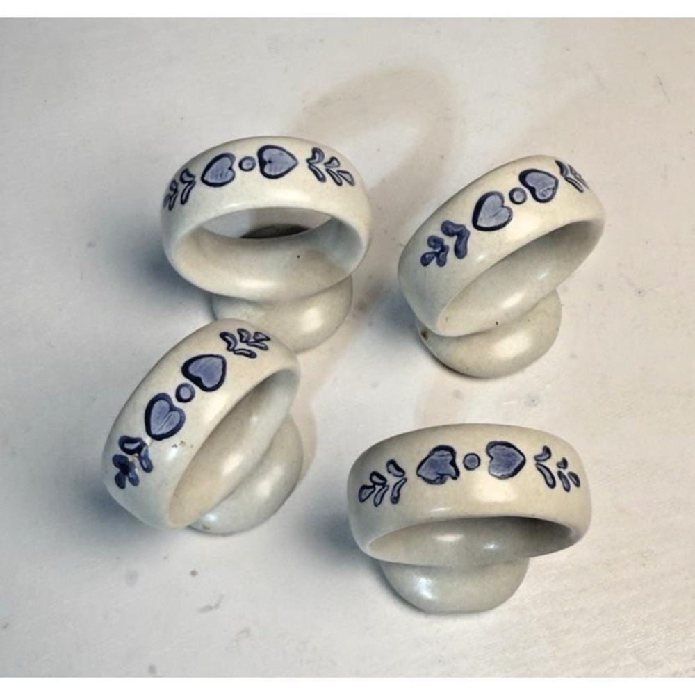 VTG Pfaltzgraff  Ceramic  Napkin Rings/ Holders  Yorktown Blue Hearts Set of 4